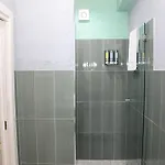 Dello Iacono בית הארחה 4*